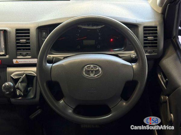 Toyota Quantum 2.5 D-4D Sesfikile Call 081 494 5928 Manual 2020 - image 3