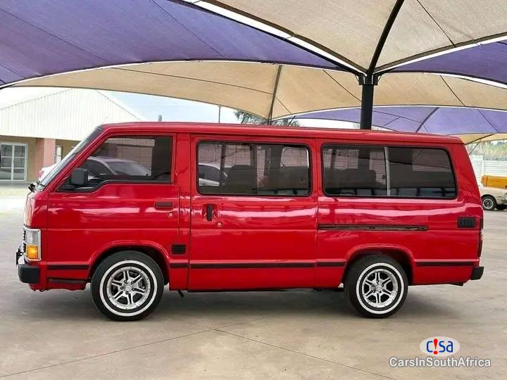 Toyota HiAce 2.0 / Whatsapp Call 0705009841 Manual 2005 - image 2