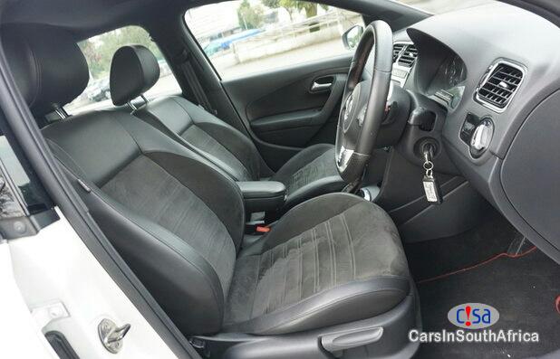 Volkswagen Polo Automatic 2014 - image 9