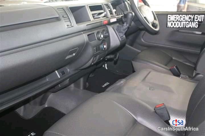 Toyota Quantum 2.5 Manual 2017 - image 8