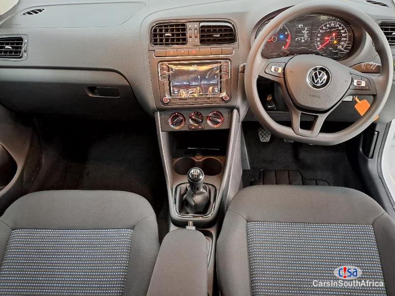 Volkswagen Polo Manual 2019 - image 5