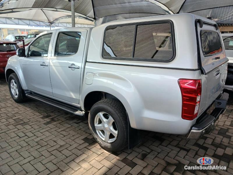 Isuzu KB300 Manual 2016 - image 3