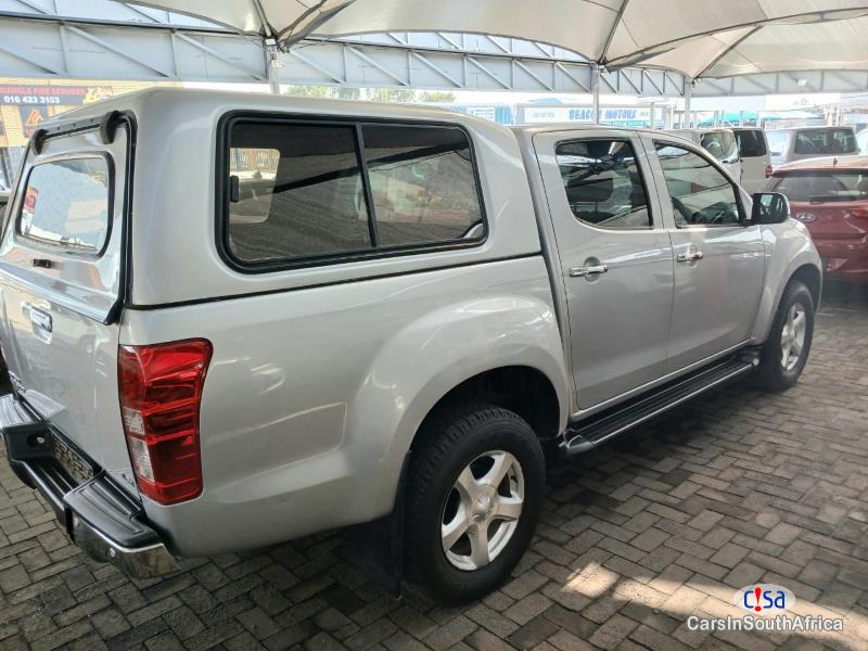 Isuzu KB300 Manual 2016 - image 4