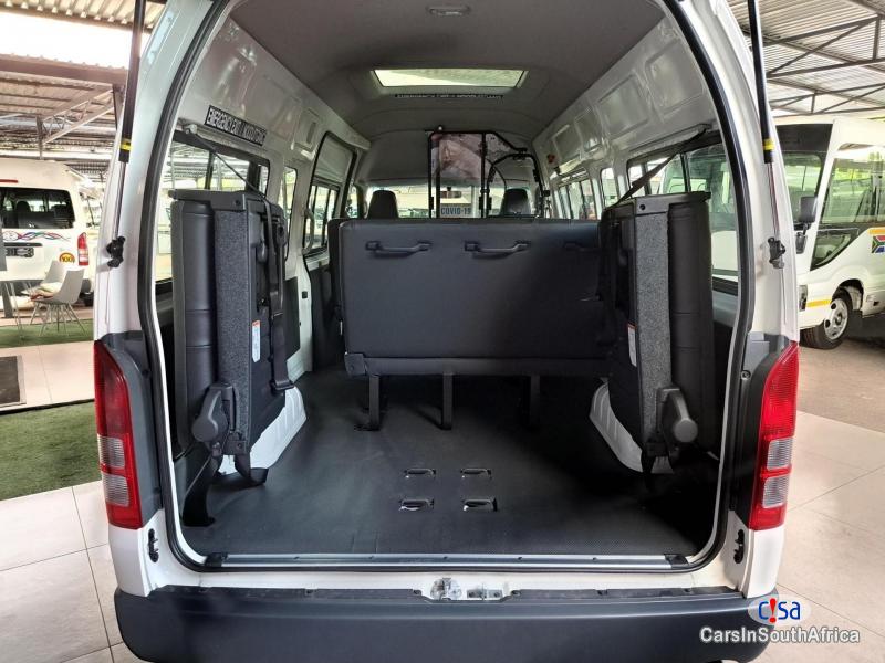 Toyota Quantum 2.7 Manual 2019 - image 9
