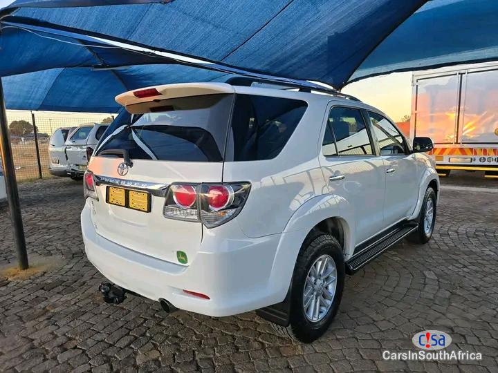 Toyota Fortuner 2.5 D-4D Raised Body Aut Automatic 2015 - image 2