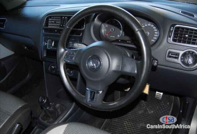 Volkswagen Polo Manual 2012 - image 4
