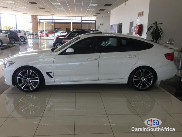 BMW 3-Series Automatic 2010 - image 2