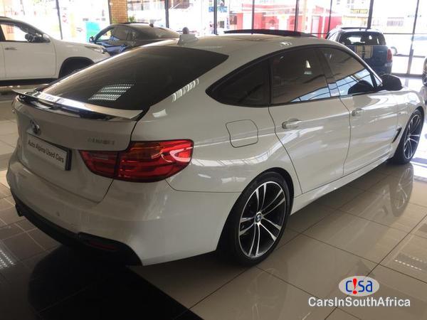 BMW 3-Series Automatic 2010 - image 4