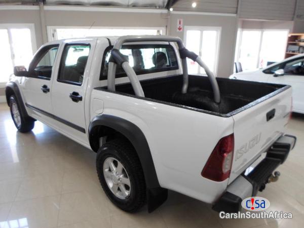 Isuzu KB250 Manual 2008 - image 3