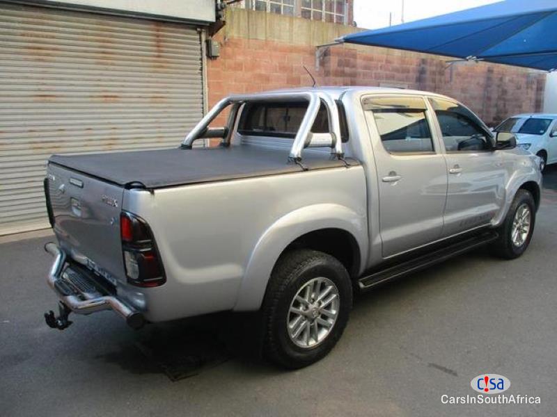 Toyota Hilux Manual 2015 - image 4