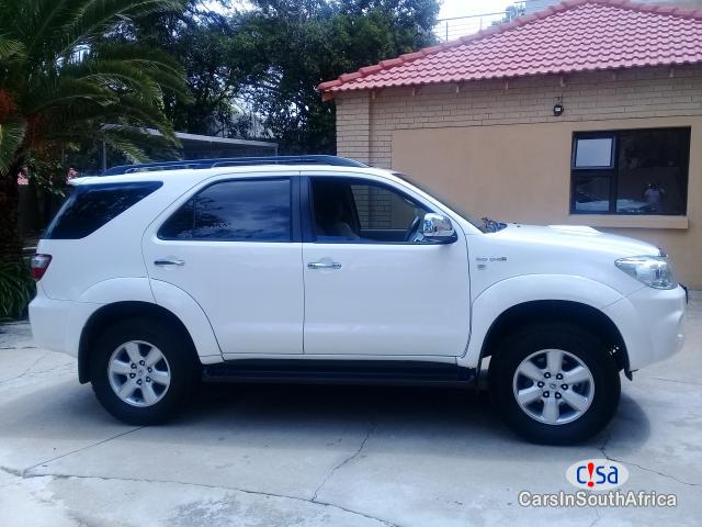 Picture of Toyota Fortuner Automatic 2011