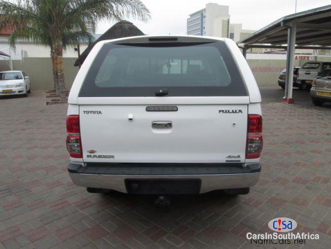 Toyota Hilux Manual 2009 in Gauteng