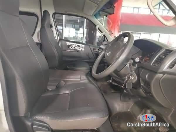 Toyota Quantum 2.5 Manual 2018 - image 3