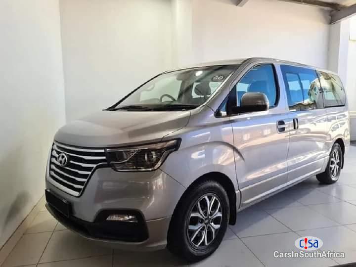 Hyundai H-1 2.5 Automatic 2021 - image 2