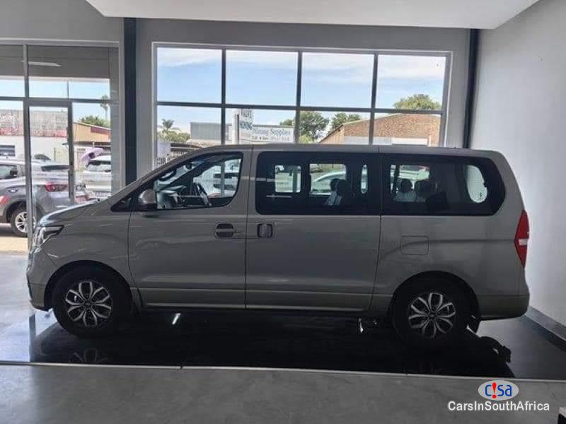 Hyundai H-1 2.5 Automatic 2021 - image 5