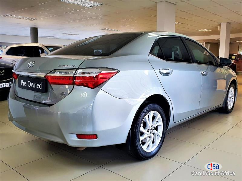 Toyota Corolla Manual 2017 - image 2