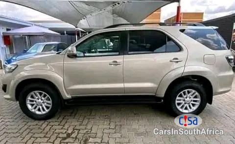 Toyota Fortuner Automatic 2010 - image 2