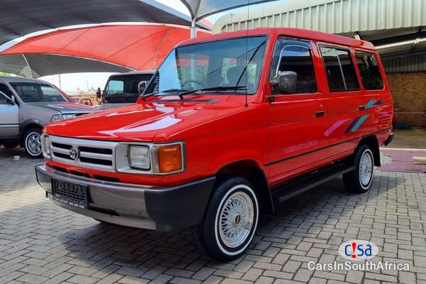 Pictures of Toyota Venture 1800 8-Seat Manual 1994