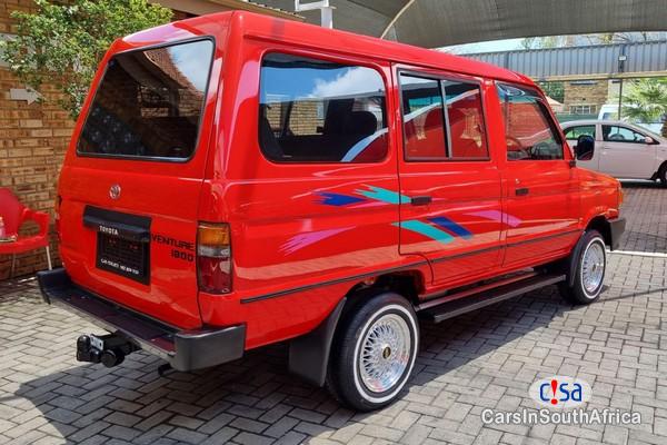 Toyota Venture 1800 8-Seat Manual 1994 - image 2