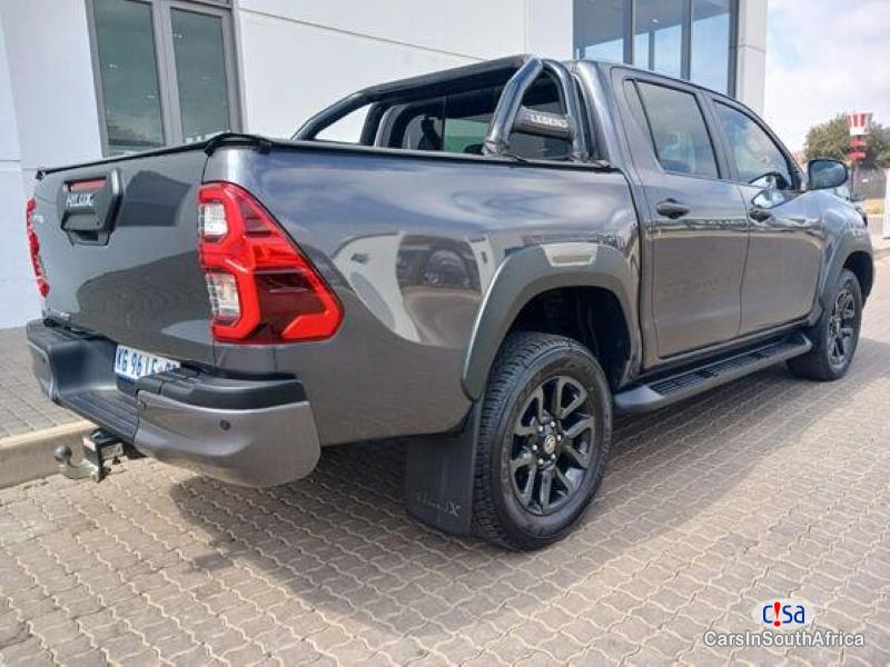 Toyota Hilux 2.8GD-6 DOUBLE CAB LEGEND { 0817687830 } Automatic 2021 - image 8