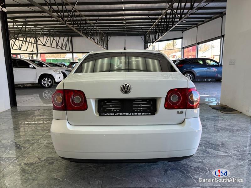 Volkswagen Polo 1.6 VIVO TREND-LINE { 0817687830 } Manual 2017 - image 3
