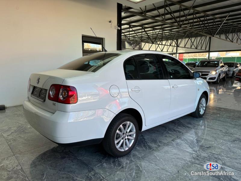 Volkswagen Polo 1.6 VIVO TREND-LINE { 0817687830 } Manual 2017 - image 6