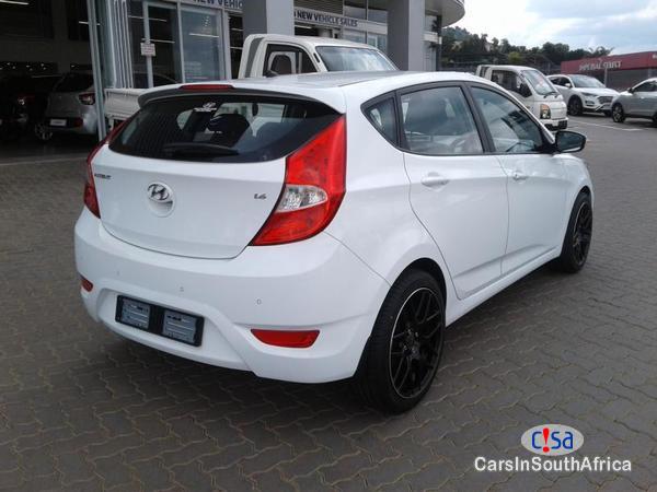 Hyundai Accent Manual 2017 - image 3