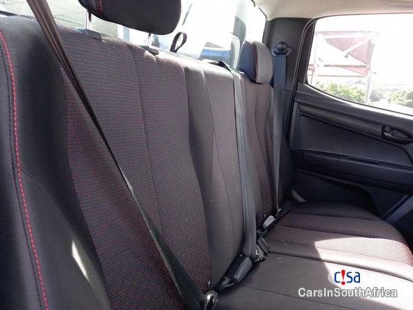 Toyota Quantum 2020 Isuzu D-Max 250 HO Hi-Rider Auto Double-Cab 0734702887 Automatic 2020 - image 2