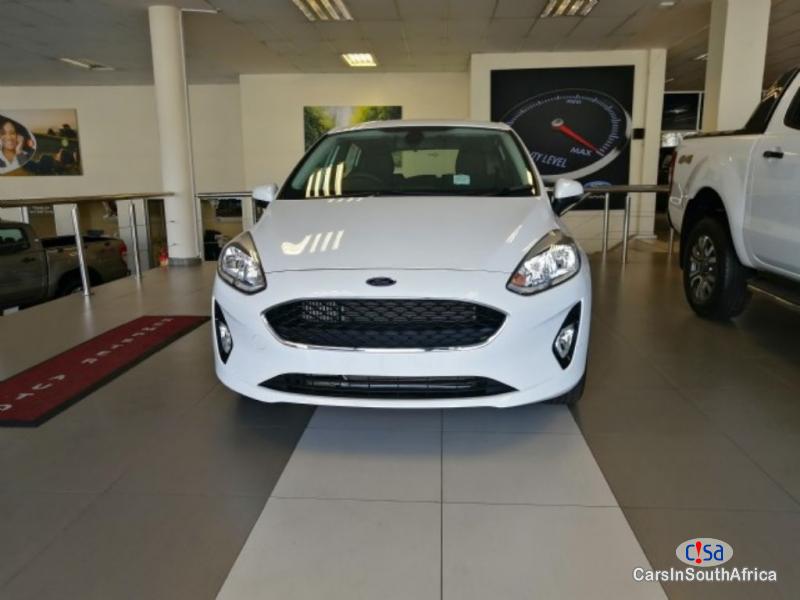 Ford Fiesta 1.0T Trend Manual 2019 - image 2