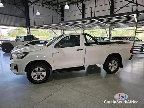Toyota Hilux 2.4 GD-6 Raider Single Cab Manual 2022 - image 2
