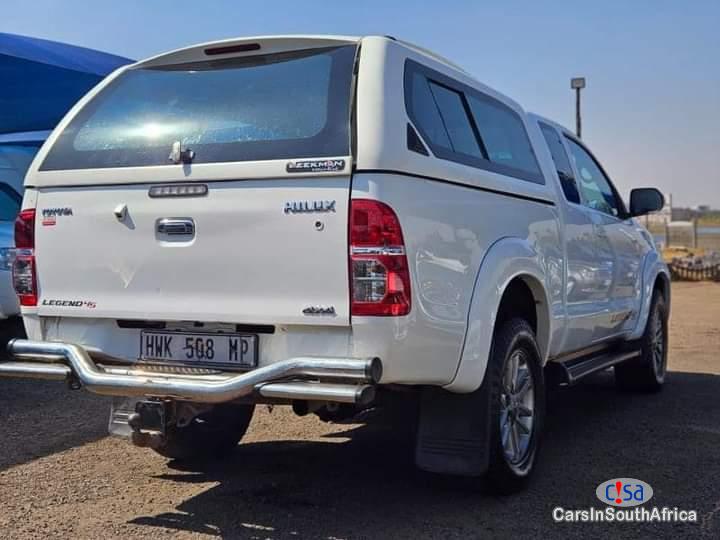 Toyota Hilux 3.0D Manual 2017 - image 4