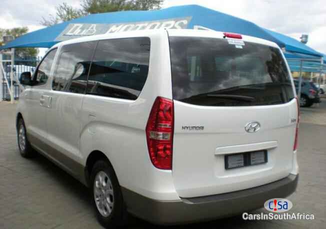 Hyundai H-1 2.5 Automatic 2015 - image 2