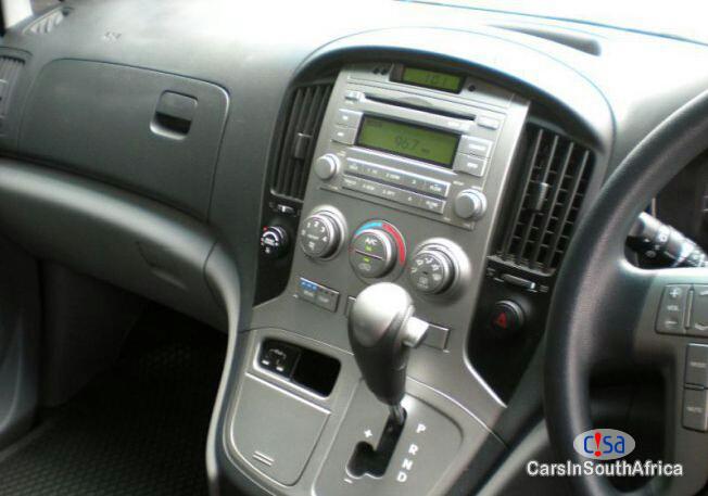 Hyundai H-1 2.5 Automatic 2015 - image 5