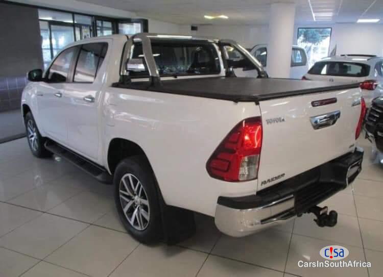 Toyota Hilux 2.8 GD-6 Manual 2017 - image 2