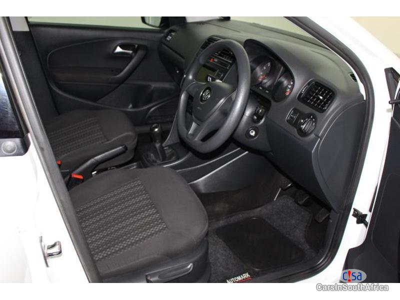 Volkswagen Polo Manual 2015 - image 5
