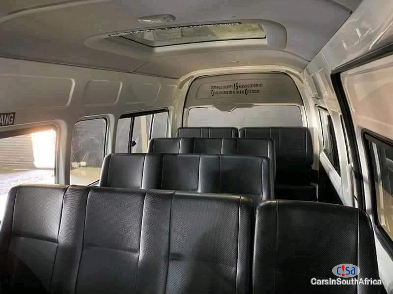 Toyota Quantum 2.5 Manual 2021 - image 6