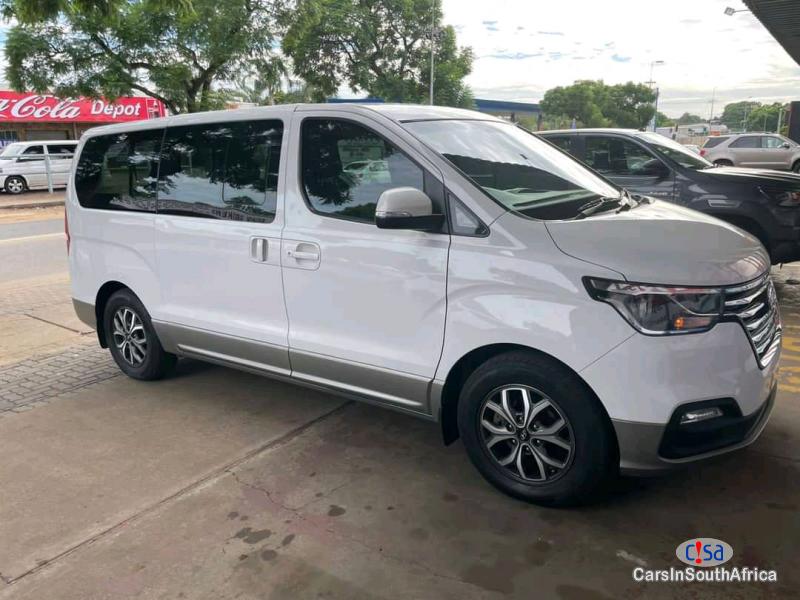 Hyundai H-1 2.5 Crdi Automatic 9-Seater Automatic 2018 - image 2