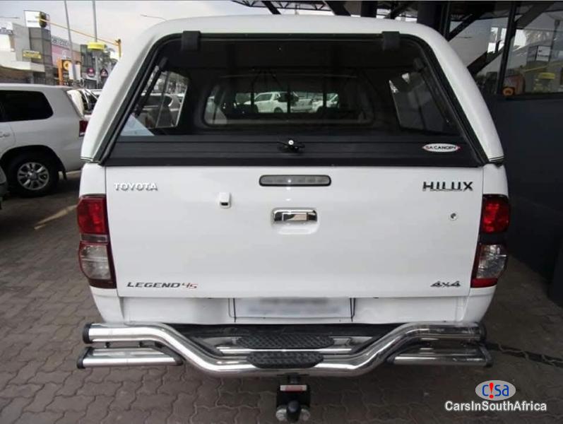 Toyota Hilux Manual 2015 in South Africa