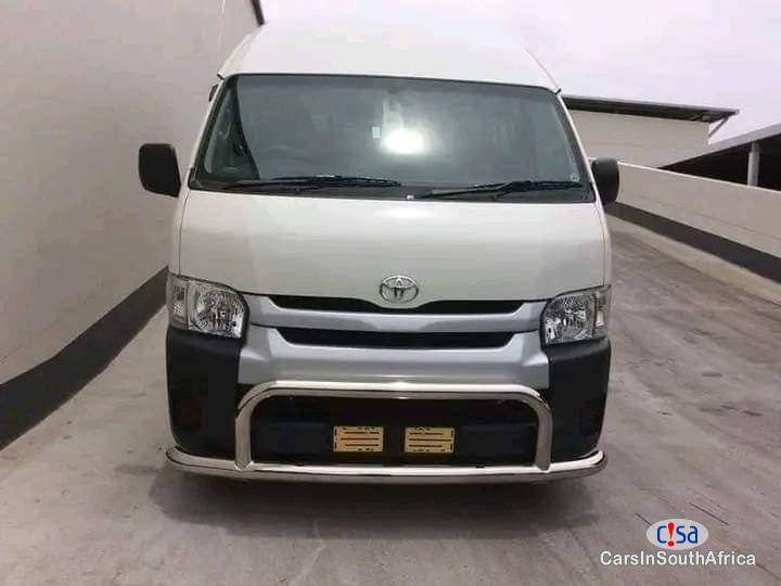 Toyota Quantum Manual 2009 - image 2