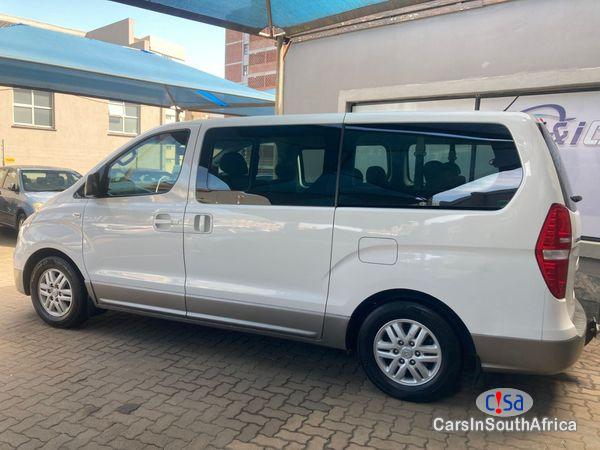 Hyundai H-1 2.5 CRDi VGT Wagon Auto Automatic 2012 - image 2