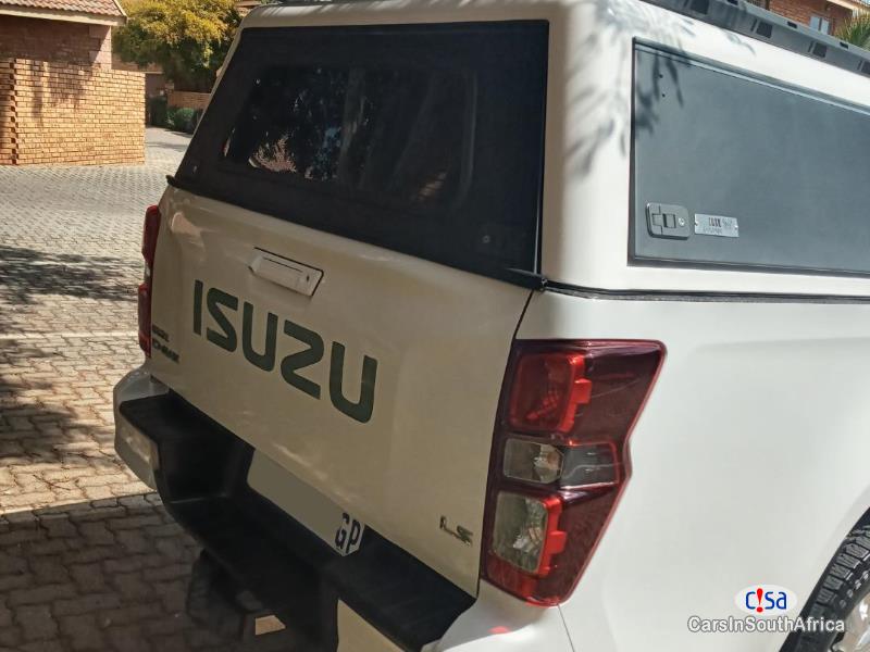 Isuzu Trooper 0616417846 Manual 2020