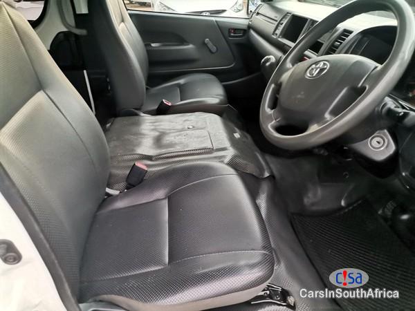 Toyota Quantum 2 5 0671651564 Manual 2020 - image 9