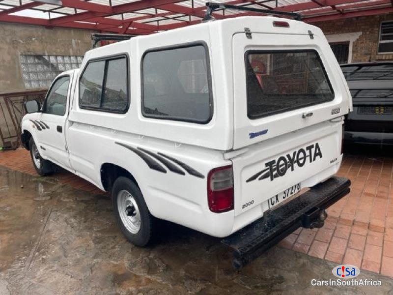 Pictures of Toyota Hilux SR Manual 2002