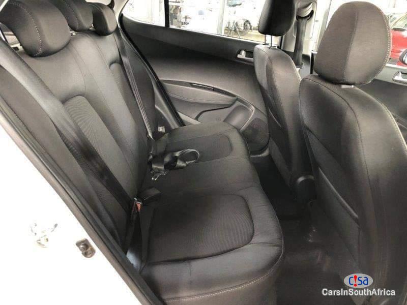 Hyundai i10 1.25 Manual 2015 - image 8