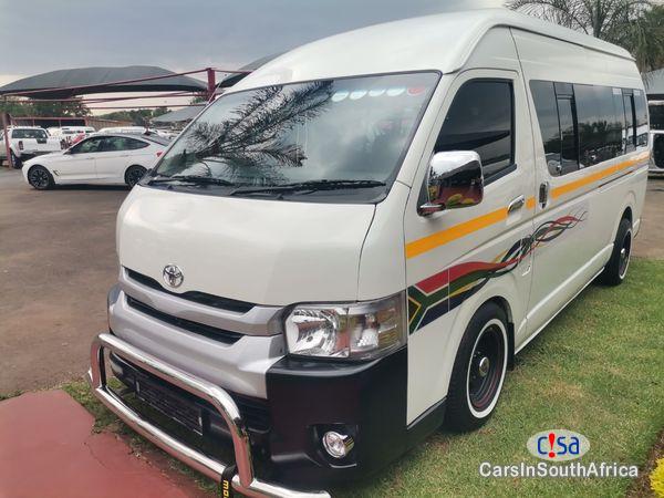 Pictures of Toyota Quantum 2.5 D-4D Sesfikile 16-Seat Manual 2020