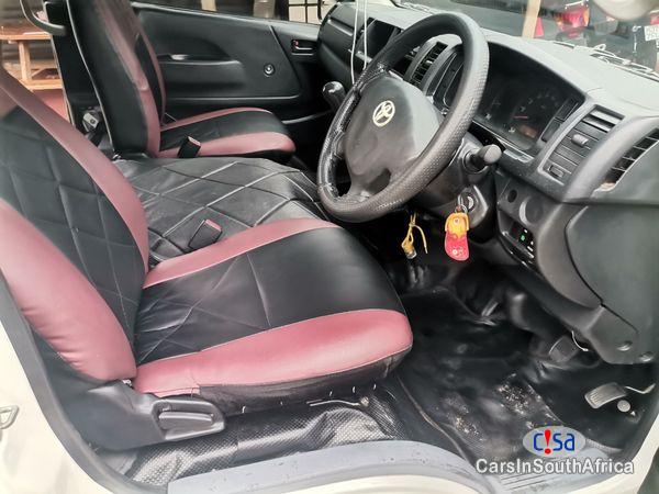 Toyota Quantum 2.5 D-4D Sesfikile 16-Seat Manual 2020 - image 4
