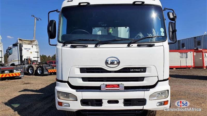 Nissan 5.2 Automatic 2016 - image 10