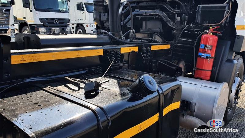 Nissan 5.2 Automatic 2016 - image 7