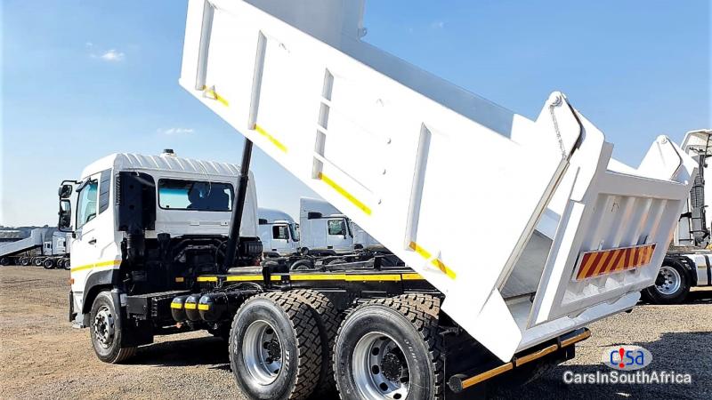 Nissan 5.2 Automatic 2016 - image 9