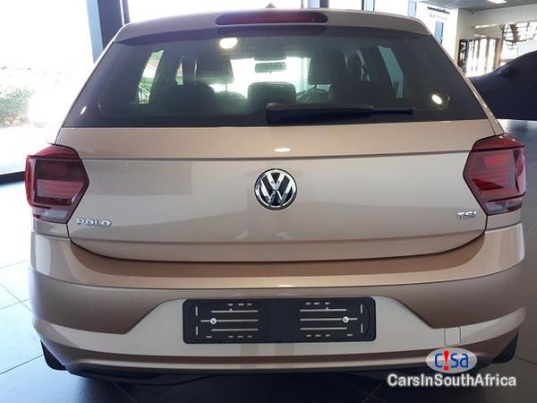 Volkswagen Polo Tsi 1. 2comfortline Manual 2017 - image 11